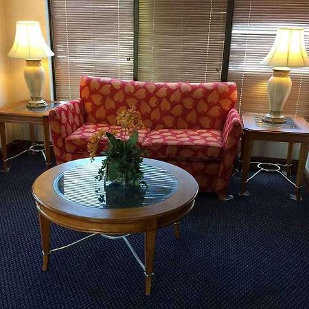 Astoria Hotel Danville North Εξωτερικό φωτογραφία