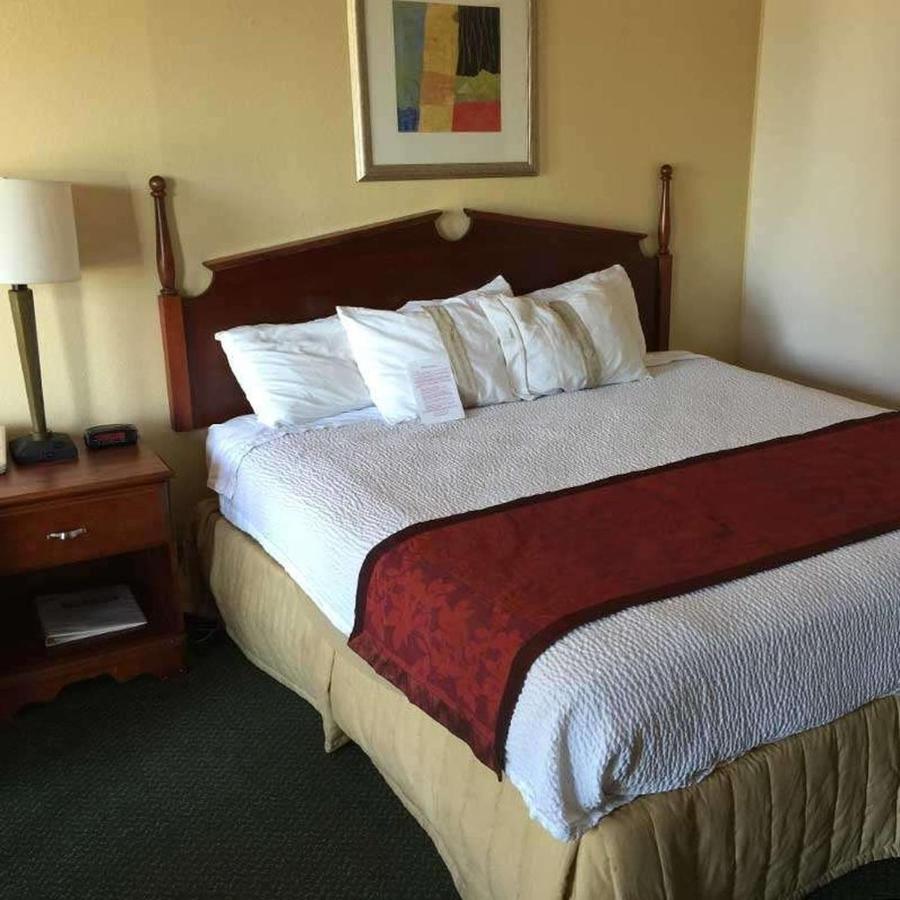 Astoria Hotel Danville North Εξωτερικό φωτογραφία