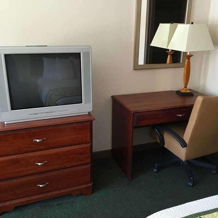 Astoria Hotel Danville North Εξωτερικό φωτογραφία