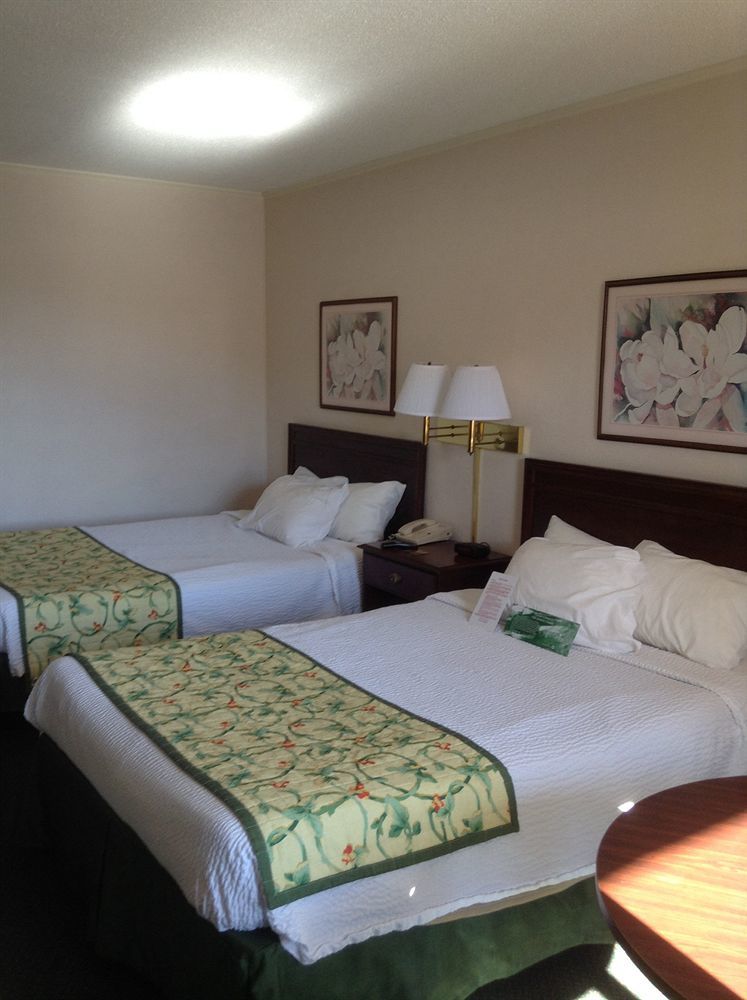 Astoria Hotel Danville North Εξωτερικό φωτογραφία