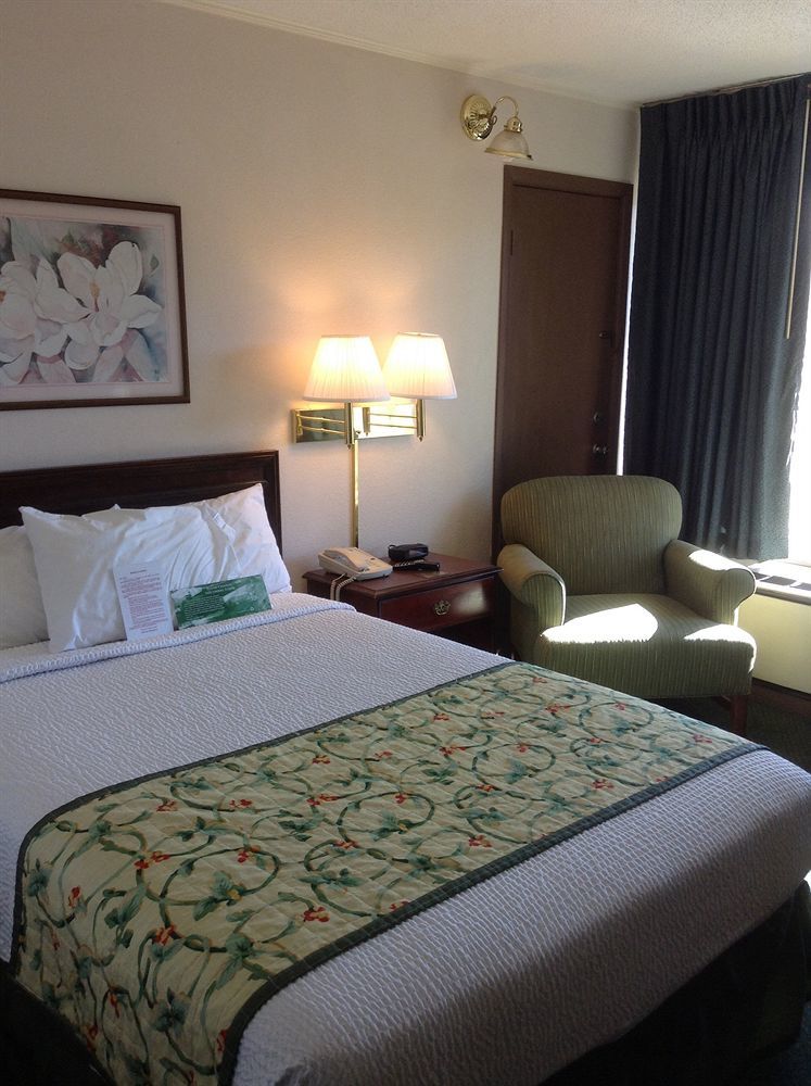 Astoria Hotel Danville North Εξωτερικό φωτογραφία