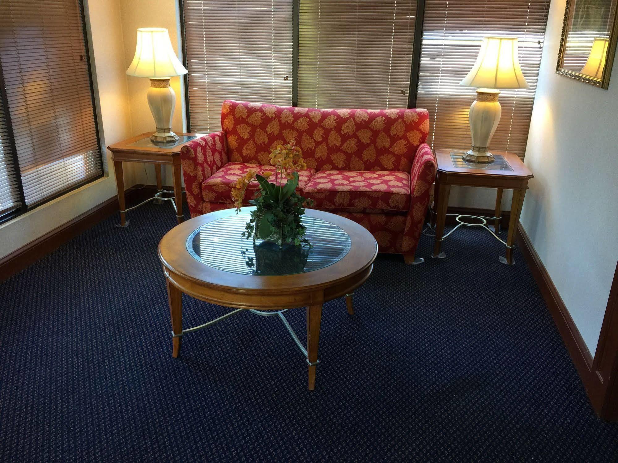 Astoria Hotel Danville North Εξωτερικό φωτογραφία