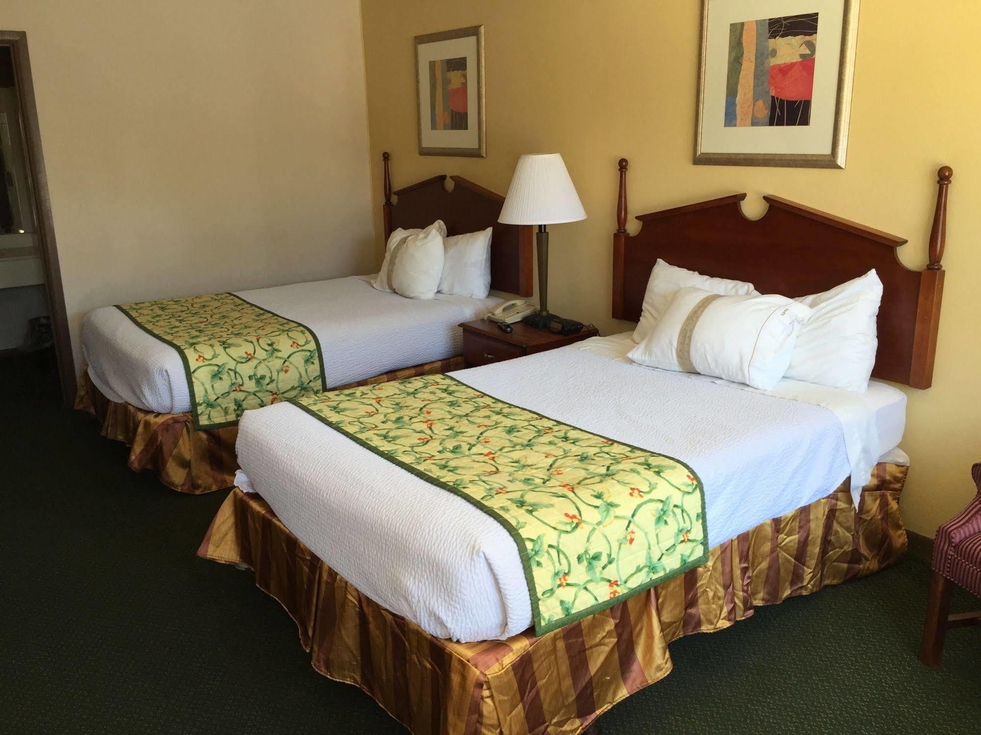Astoria Hotel Danville North Εξωτερικό φωτογραφία