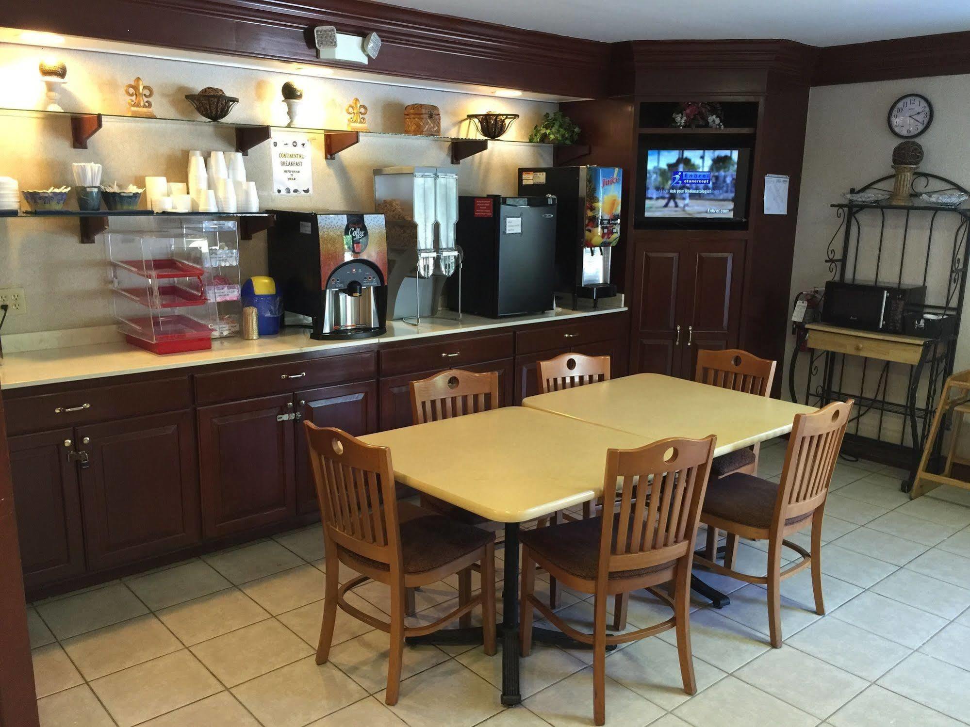 Astoria Hotel Danville North Εξωτερικό φωτογραφία